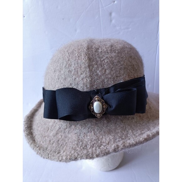 Vintage Handmade Cloche Wool Hat Ribbon Bow Rhinestone Brooch Gray Hat main image 4
